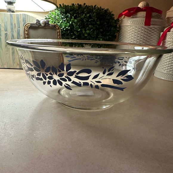 Two Pyrex Blue Ribbon Mixing Bowls - Picture 3 of 4